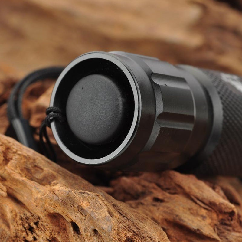 Rechargeable High-power Long-range Flashlight