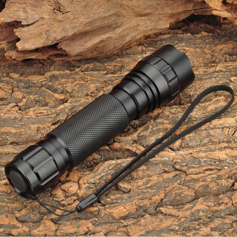 Rechargeable High-power Long-range Flashlight